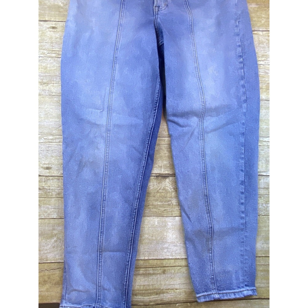 Divided Jeans Women's Size 10 Lite Bleach Wash Taper - Picture 6 of 9